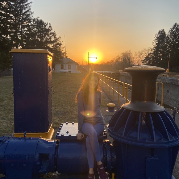 Meet your Posher, Melanie - Picture 1 of 1